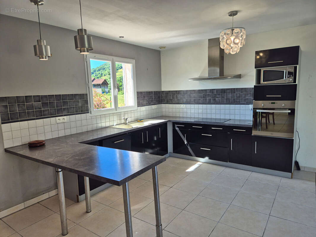 Foix.Maison T 5 de 145 m2 plain pied avec terrain de 801 m² - photo 6