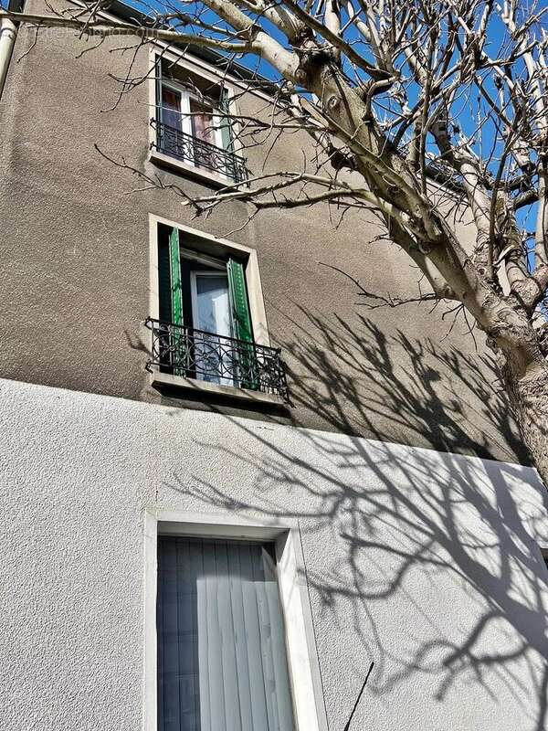 Appartement à SAINT-MAUR-DES-FOSSES