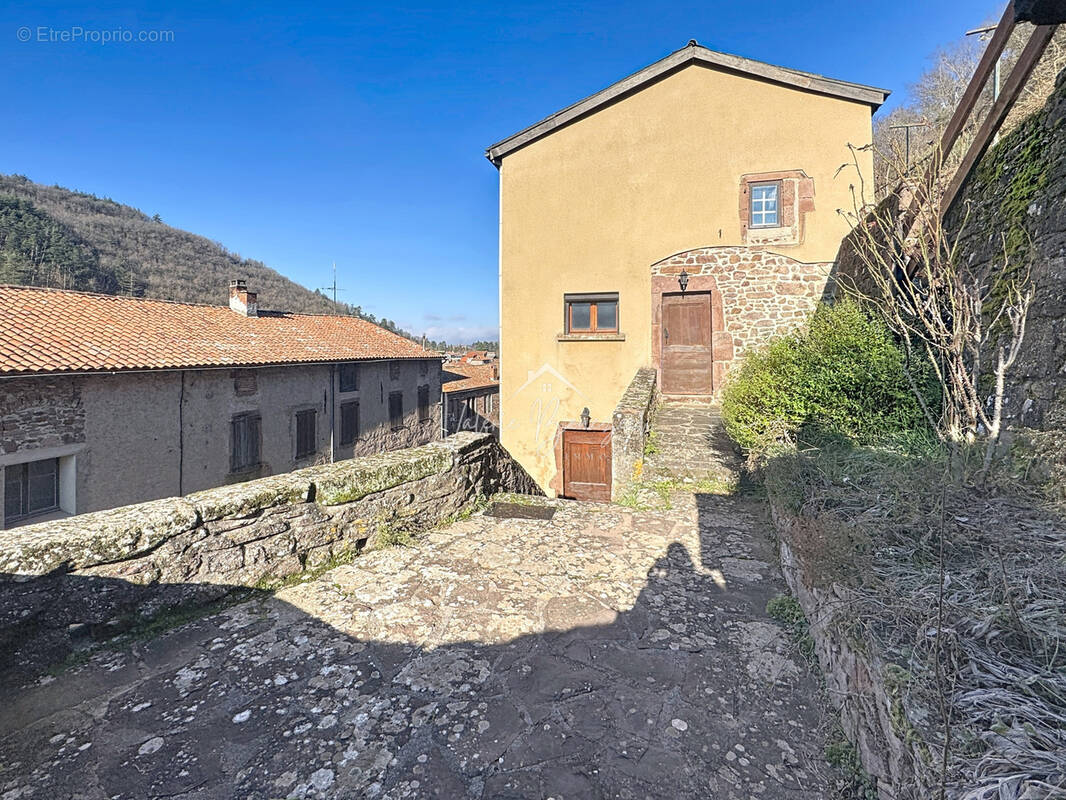 Maison à CAMARES