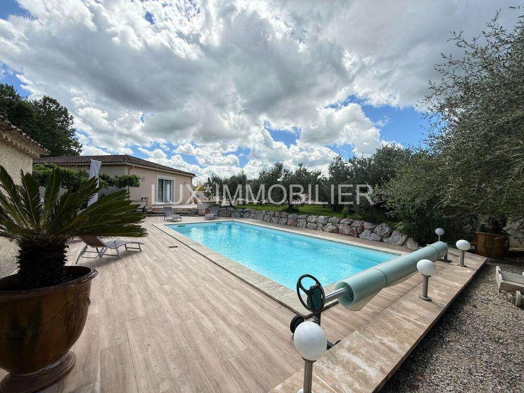 Noves - villa d'architecte, piscine pool-house, centre calme - photo 28