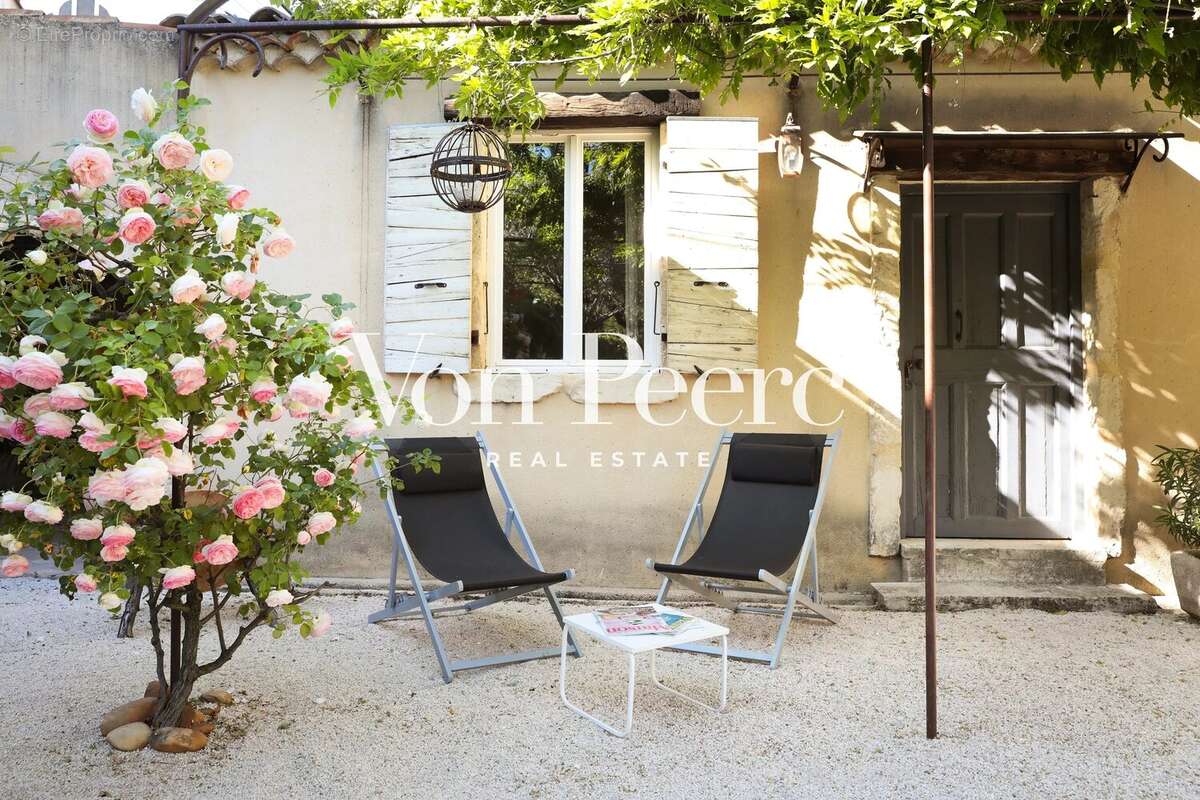 Appartement à SAINT-LAURENT-DES-ARBRES