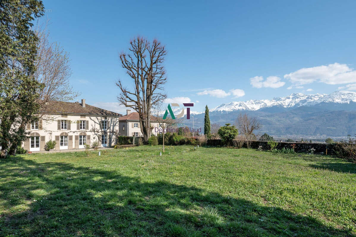 Maison 372 m² à Biviers  - photo 3