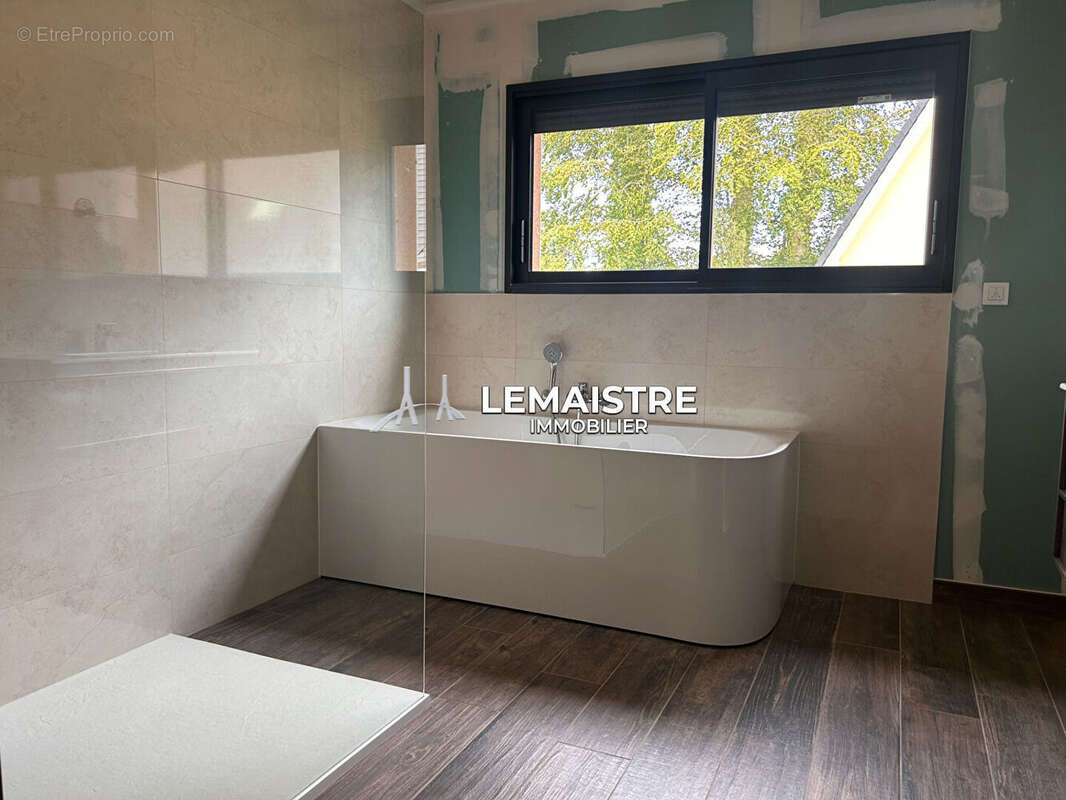 Maison à SAINT-LAURENT-DE-BREVEDENT