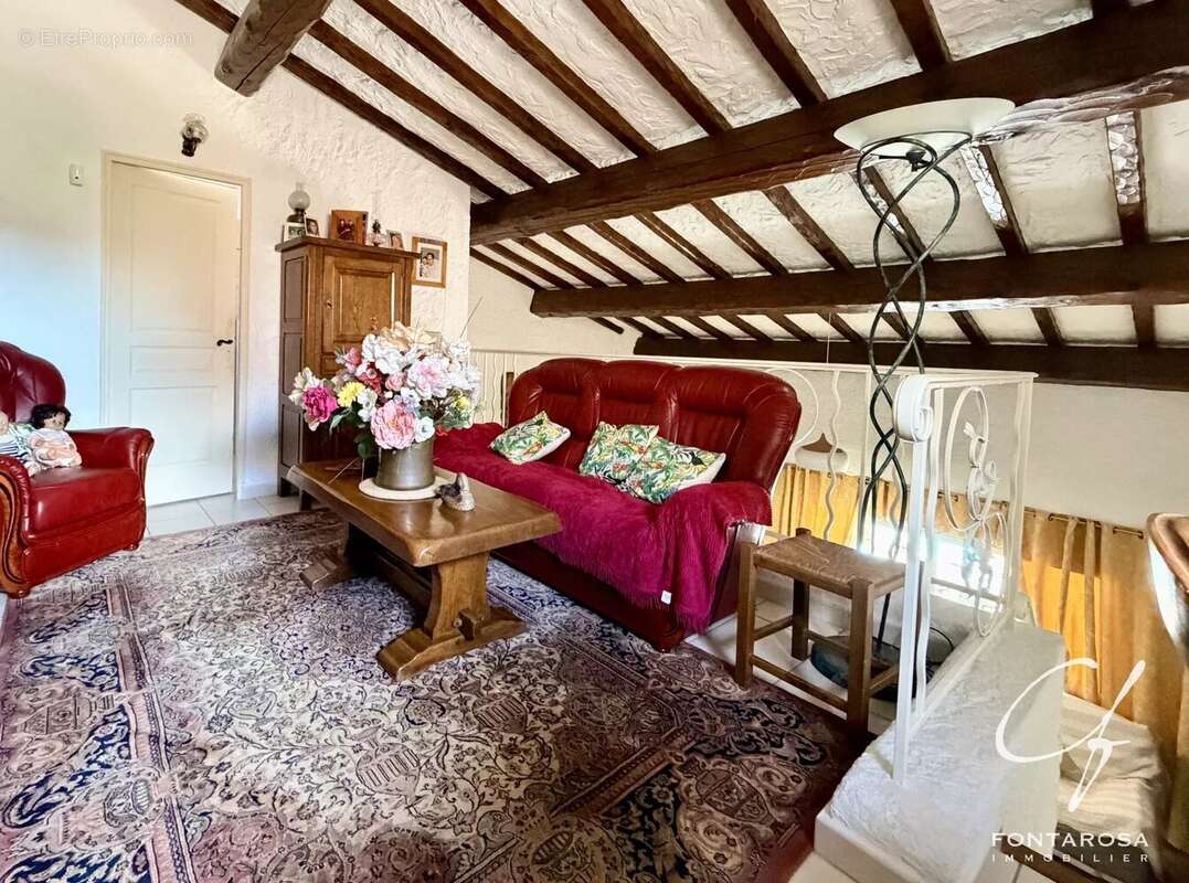 Maison à PUGET-SUR-ARGENS