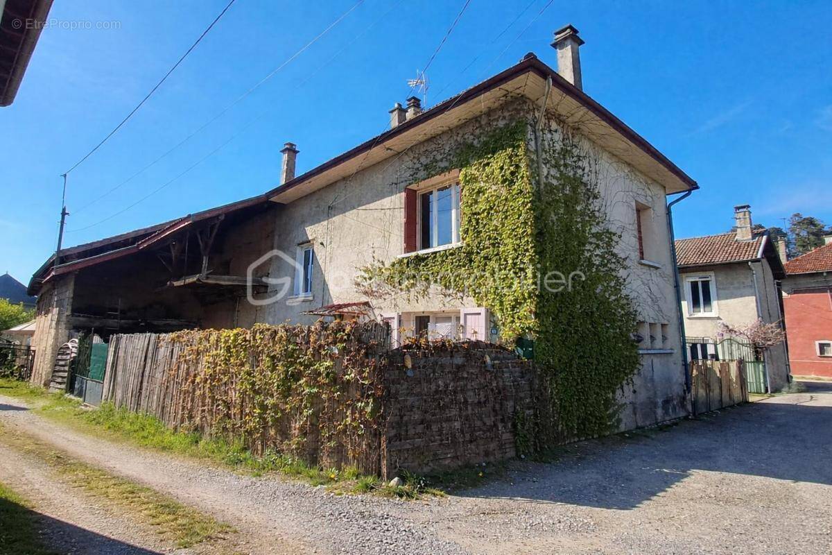 Maison à LA FRETTE