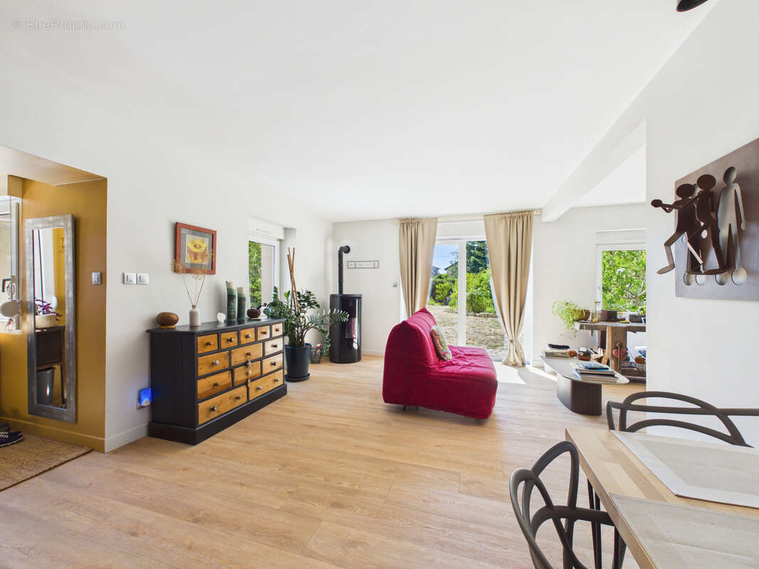 Maison familiale 7 pièces avec piscine à Pfastatt - photo 6