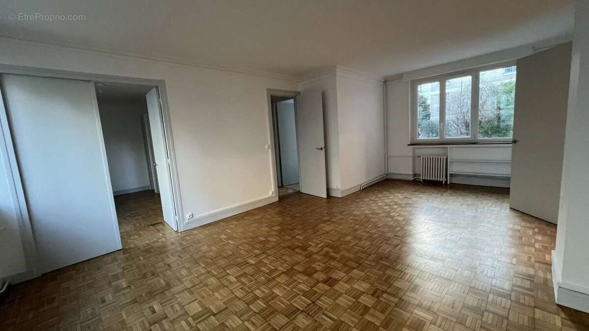 Appartement à NEUILLY-SUR-SEINE