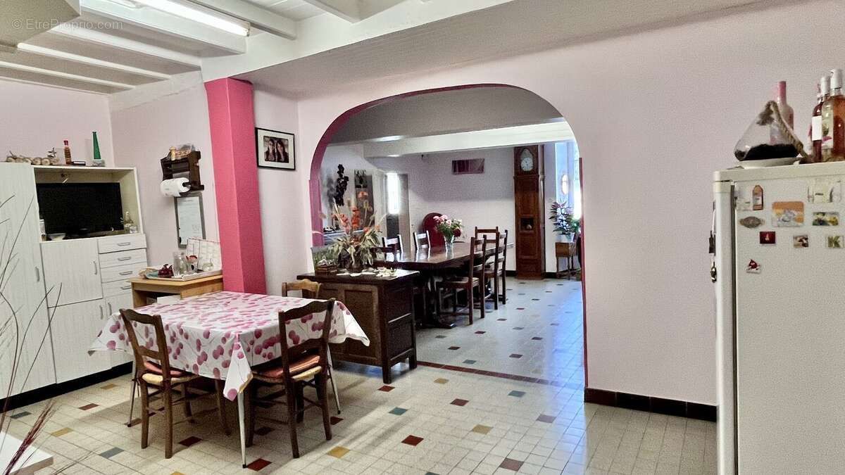 Beaucoup de potentiel à développer pour cet ancien corps de ferme des années 1850 - photo 6