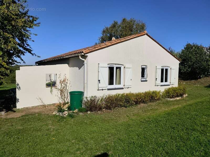 Maison à RUELLE-SUR-TOUVRE