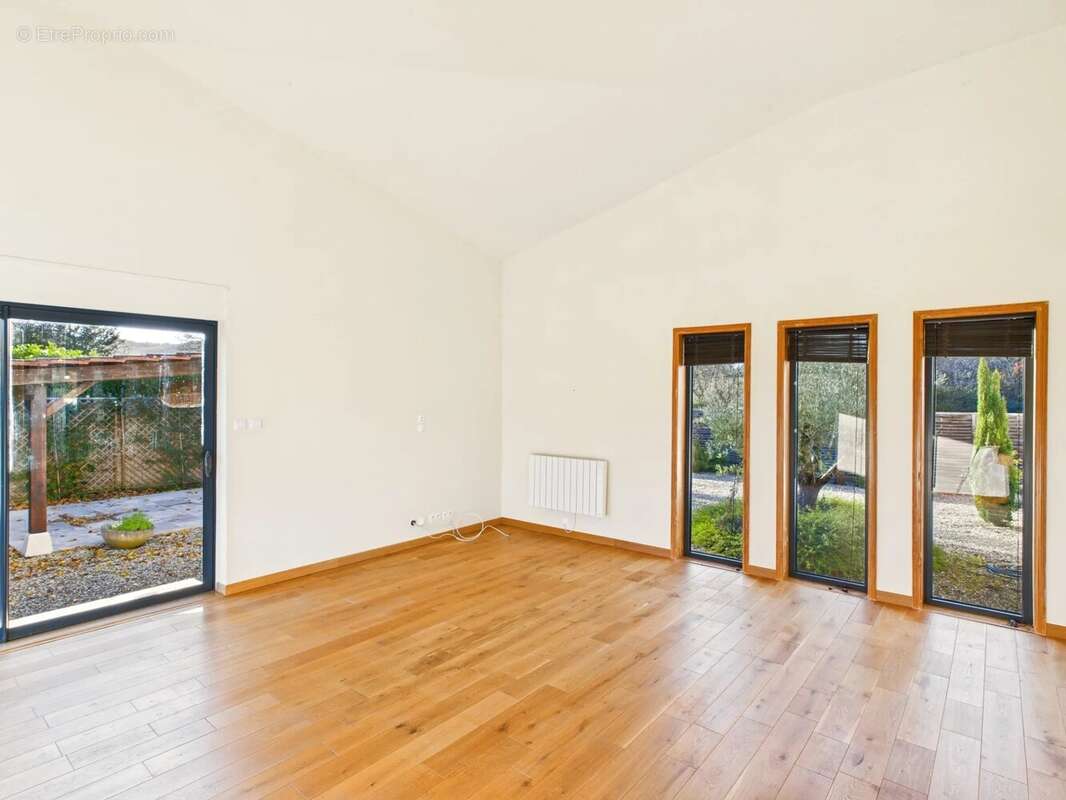 Maison à MONTAIGU-DE-QUERCY