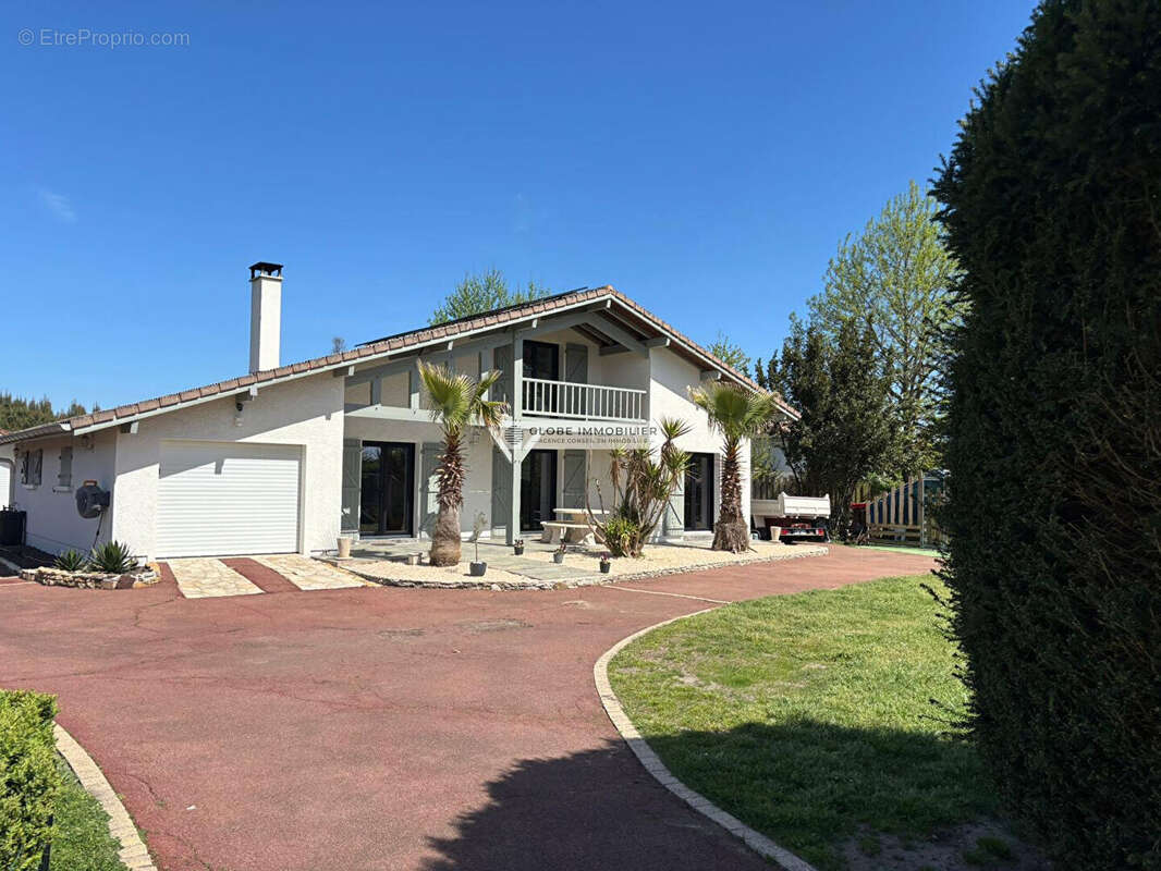 Maison à AZUR