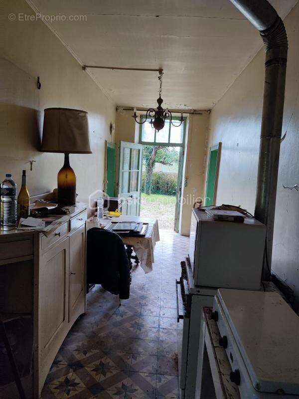 Maison à THORIGNY-SUR-OREUSE