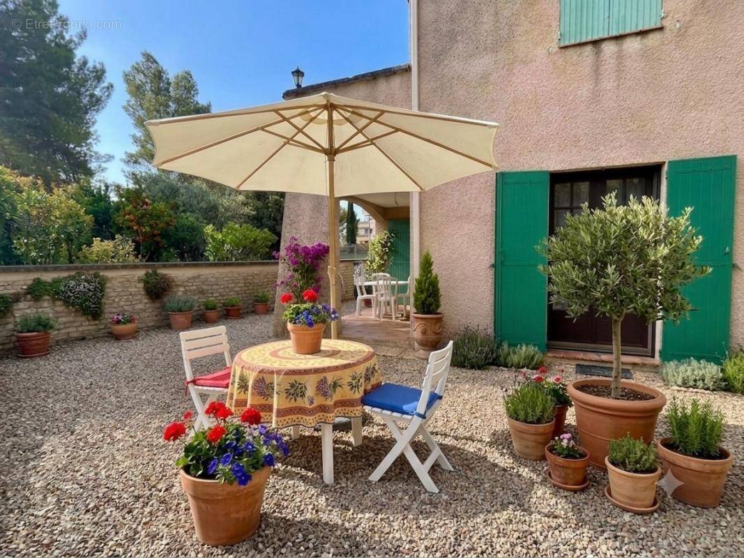 Appartement à GREOUX-LES-BAINS