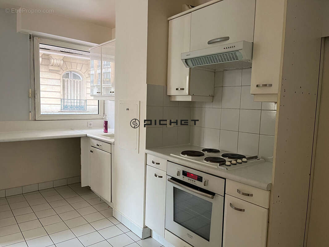 Appartement à PARIS-15E