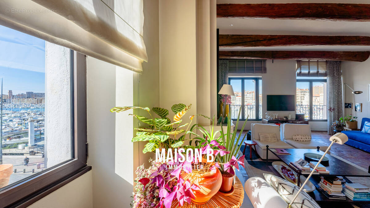 Appartement à MARSEILLE-1E