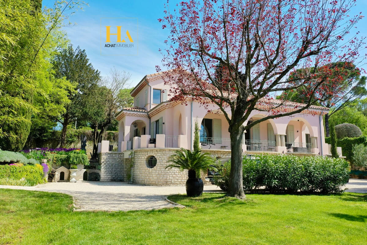 Maison à MONTELIMAR