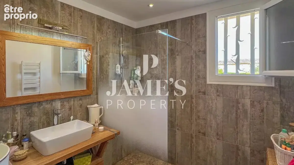 Maison 4 pièces 130 m² à vendre à Saint-Etienne-Du-Gres (13103) - photo 8