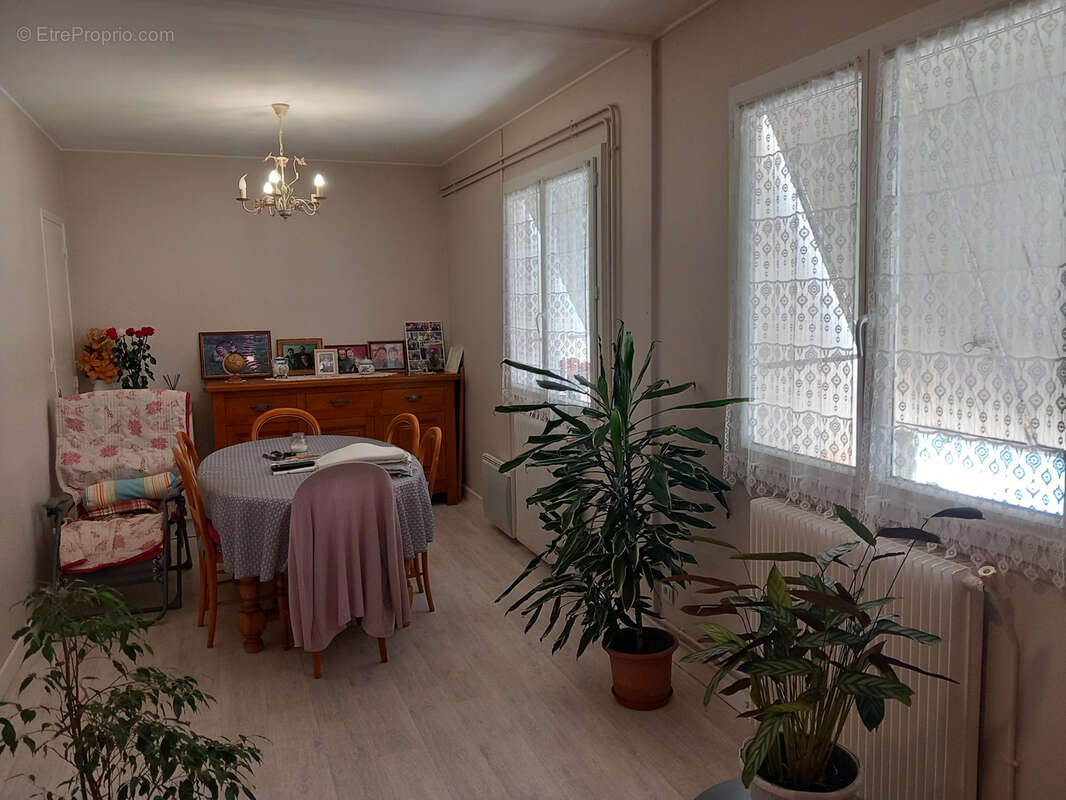 Maison à FUMEL