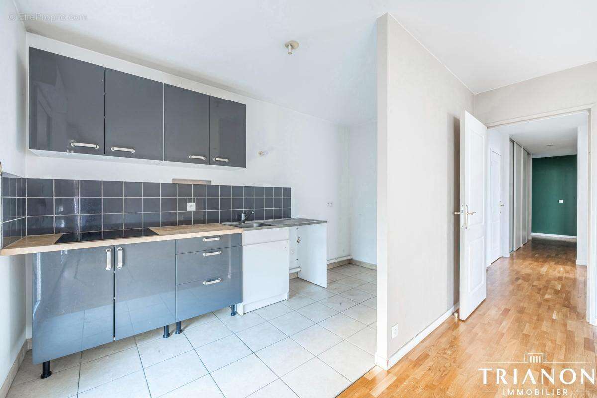 Appartement 68 m2  Asnières / 3 pièces -2 chambres  - Balcon- 2 places parking - photo 11