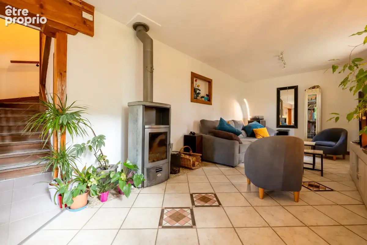 Maison dans un environnement calme et verdoyant - photo 7