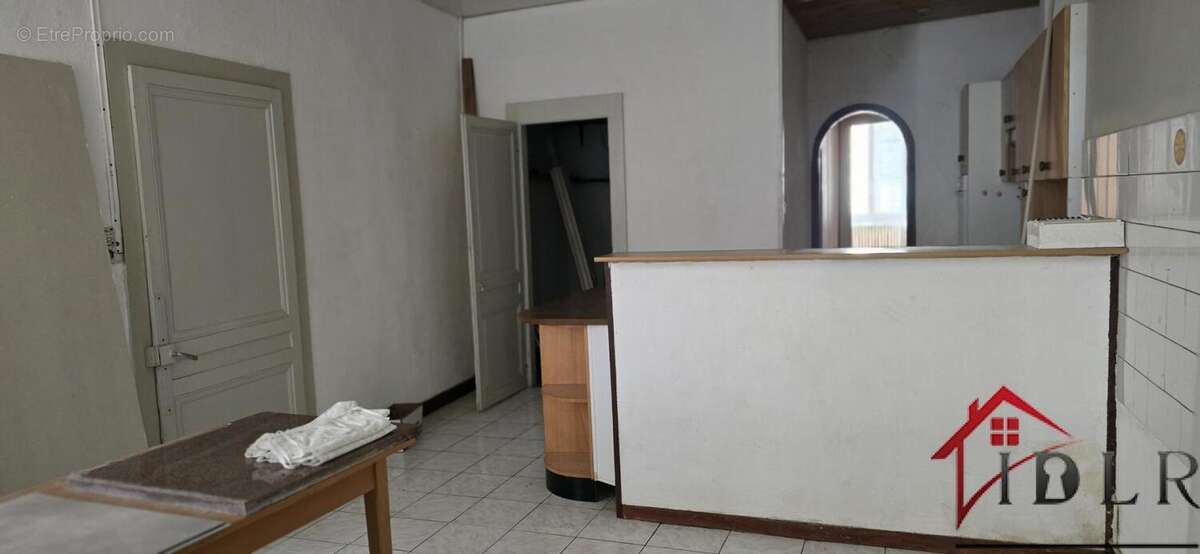 SALINS LES BAINS, Centre-Ville . Immeuble de rapport  289 m2 - photo 9