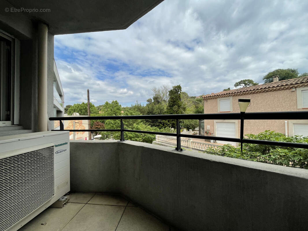 Appartement à MARSEILLE-4E