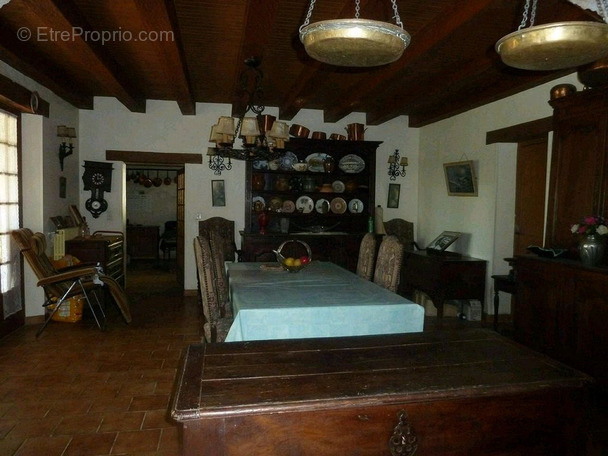 Maison à MONTAIGU-DE-QUERCY