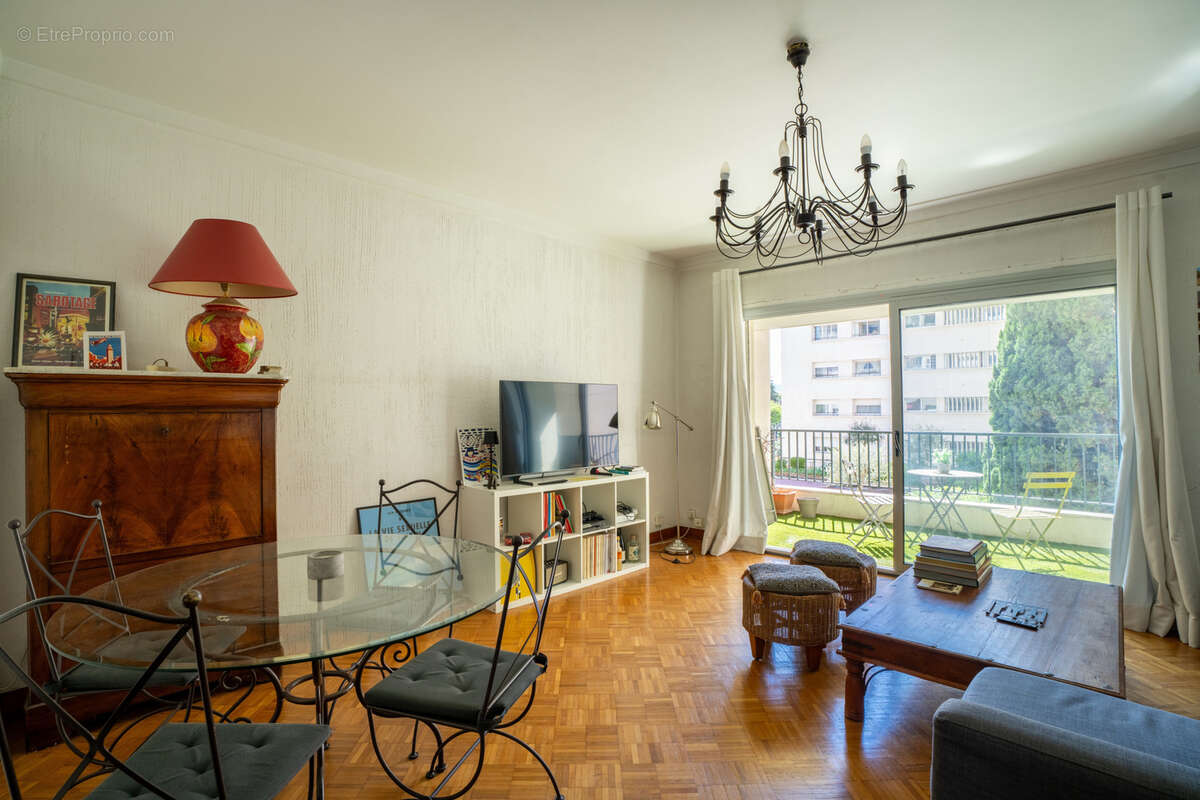Appartement à MARSEILLE-8E