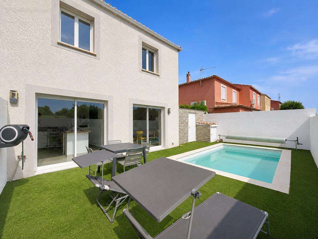 Villa T5 avec piscine, 4 chambres et garage - photo 2
