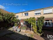 Photo 1 - Commerce à PONT-DE-METZ