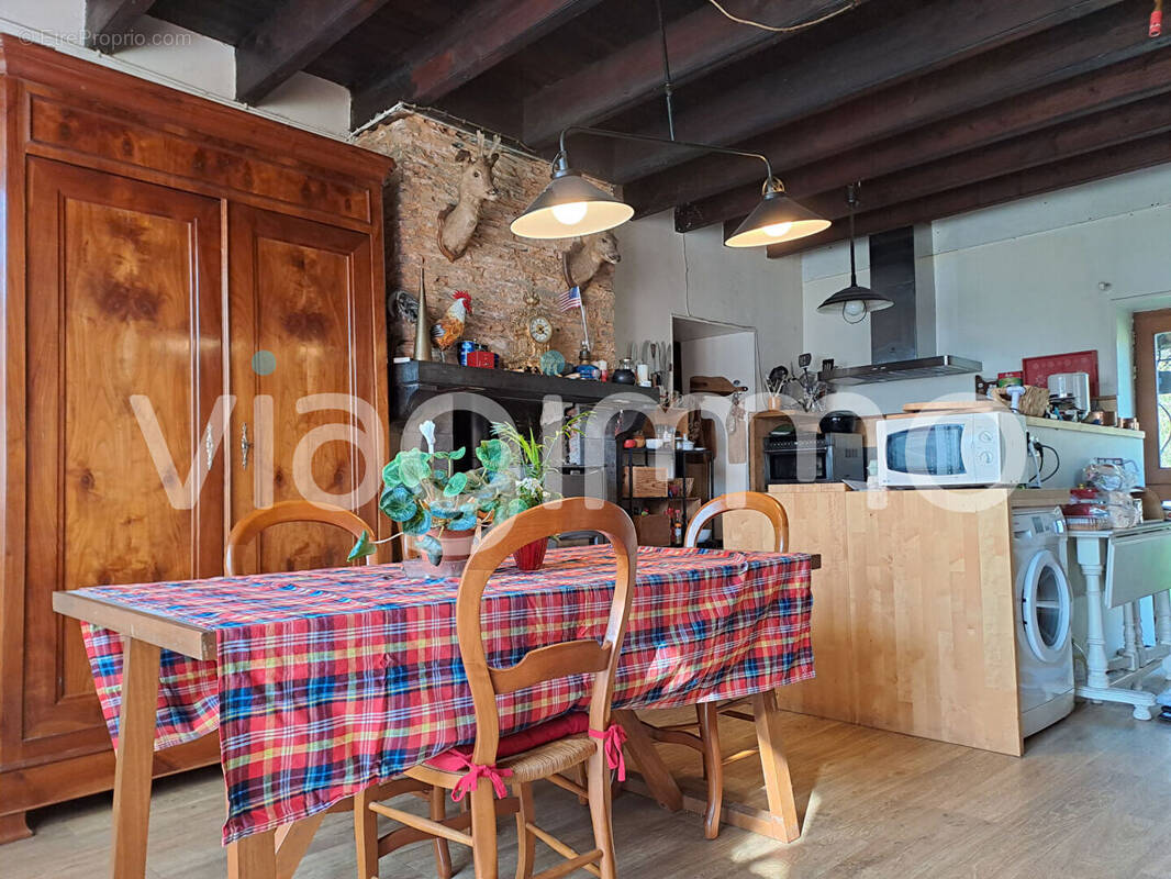 Maison à GRAND-AUVERNE