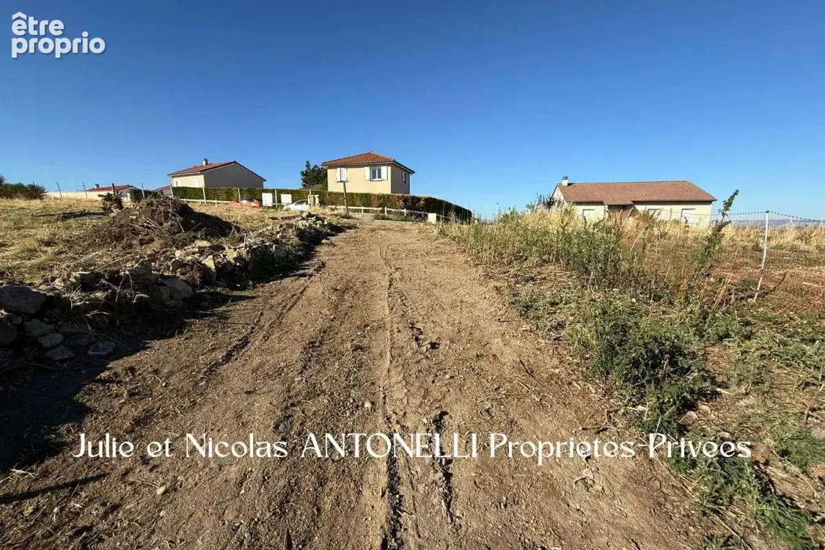 SAINT JUST MALMONT 43240 Terrain  1806 m² dont 800m² constructibles hors lotissement - photo 5