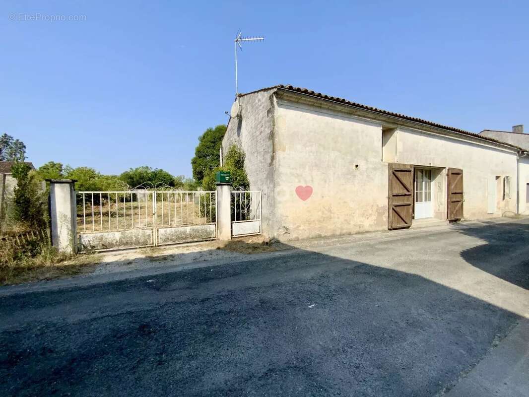 Maison à BEAUVAIS-SUR-MATHA