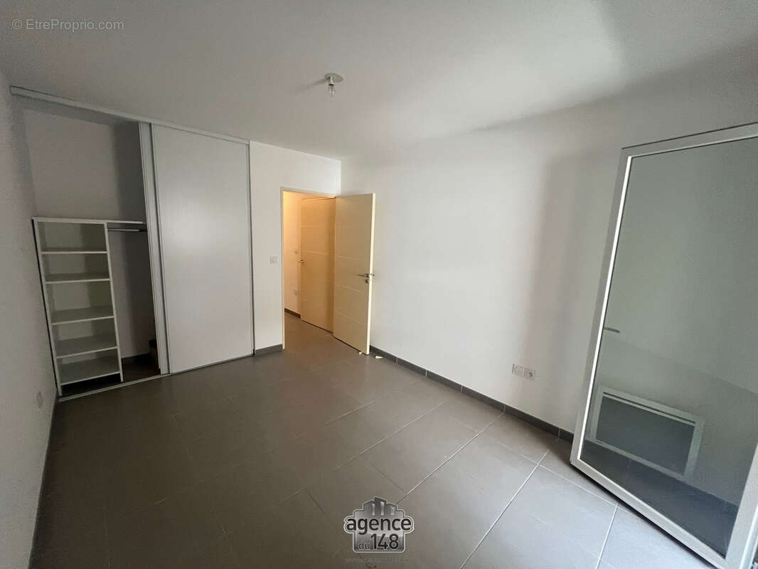 Appartement à MARSEILLE-2E