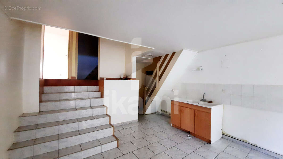 Appartement à COURSON-LES-CARRIERES