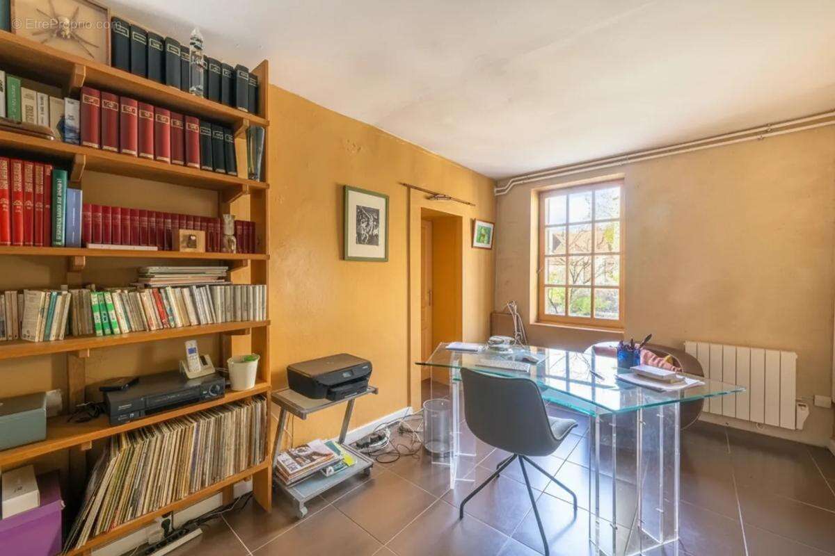 Élégante maison en pierre, 298m² à Flacourt - photo 9