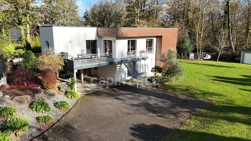 Maison à CARHAIX-PLOUGUER