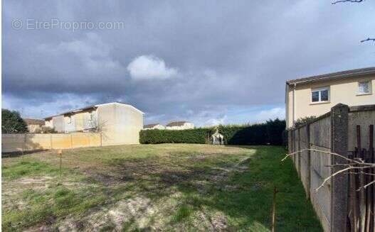 Terrain à BLANQUEFORT