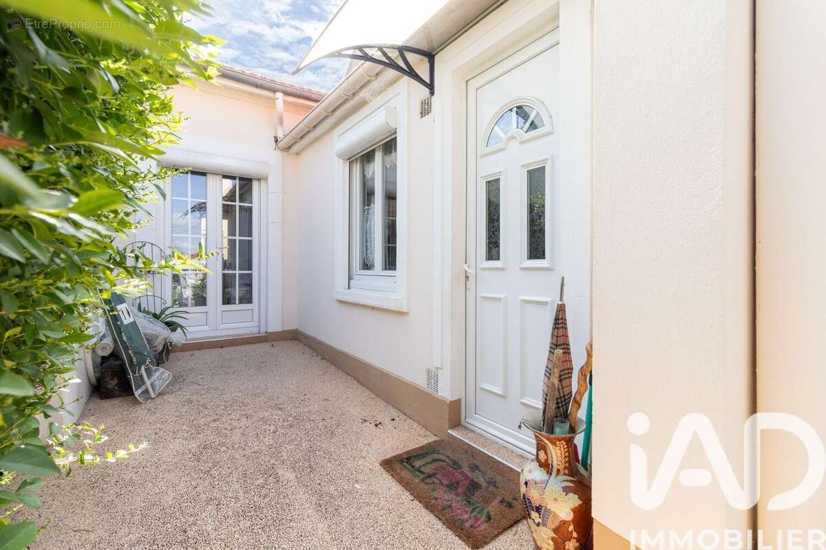 Photo 2 - Maison à NANTERRE