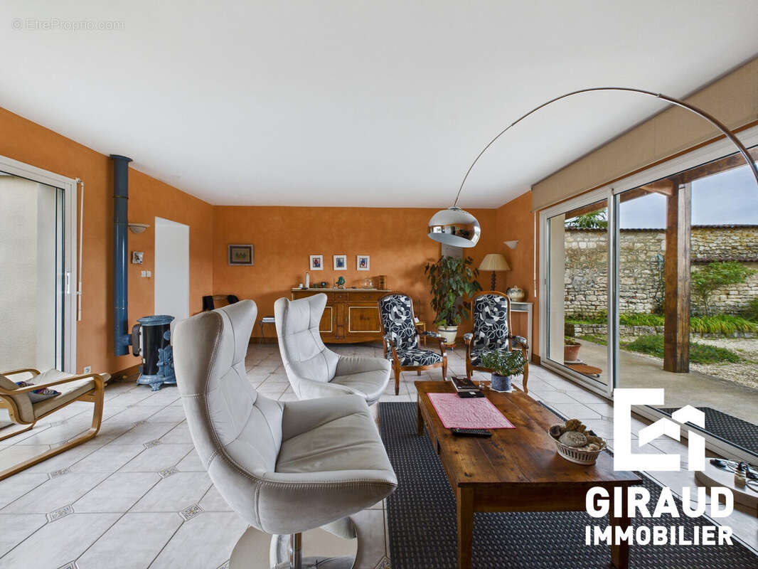 Maison à FONTENAY-LE-COMTE