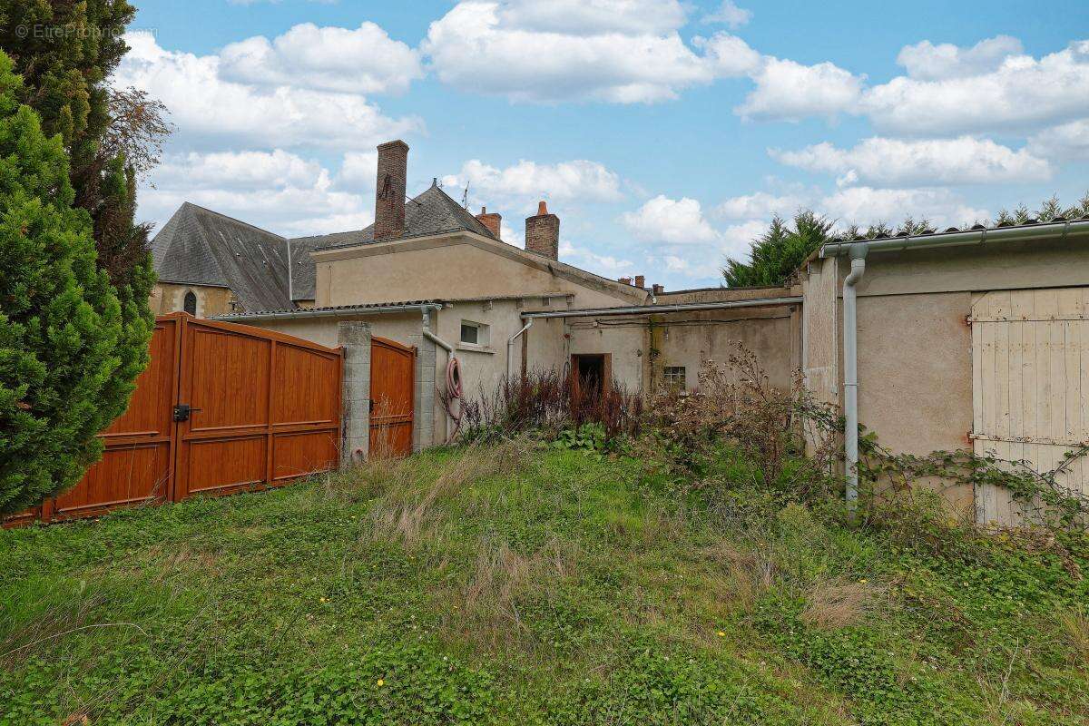 Appartement à POUANCE