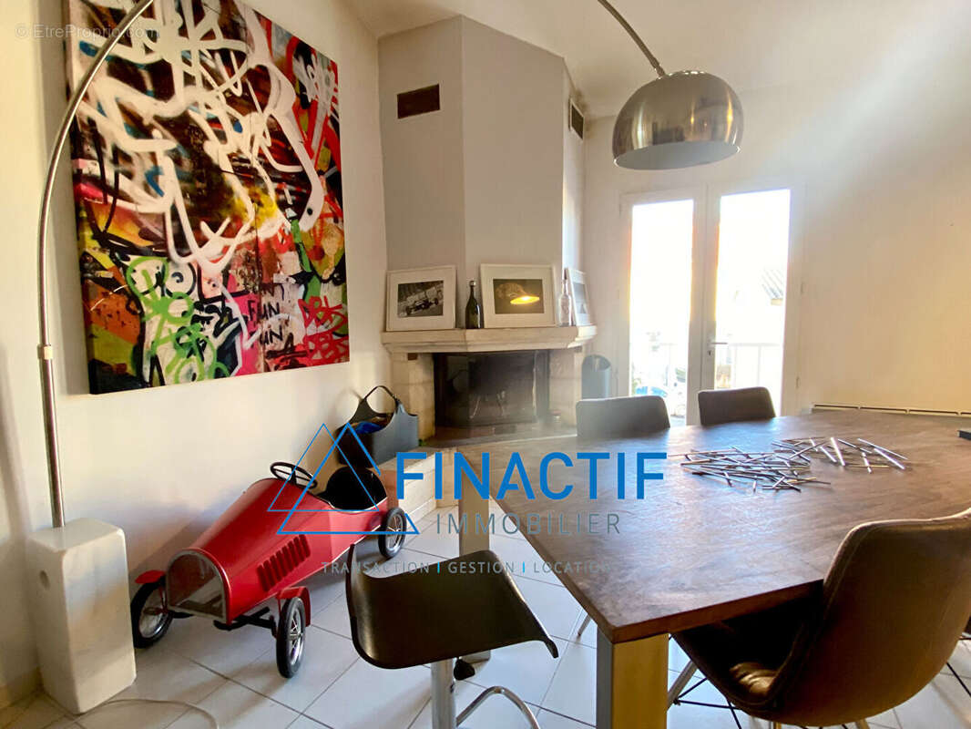 Appartement à EGUILLES