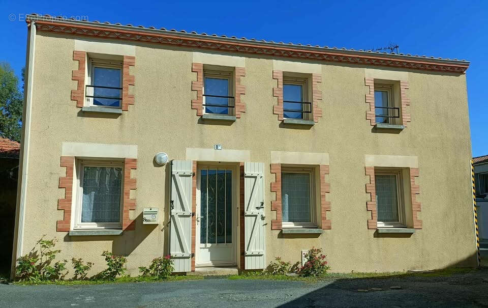 A 5 minute des Herbiers, maison de bourg en pierre rénovée en 2003,, de 77 m2 2 chambres - photo 7