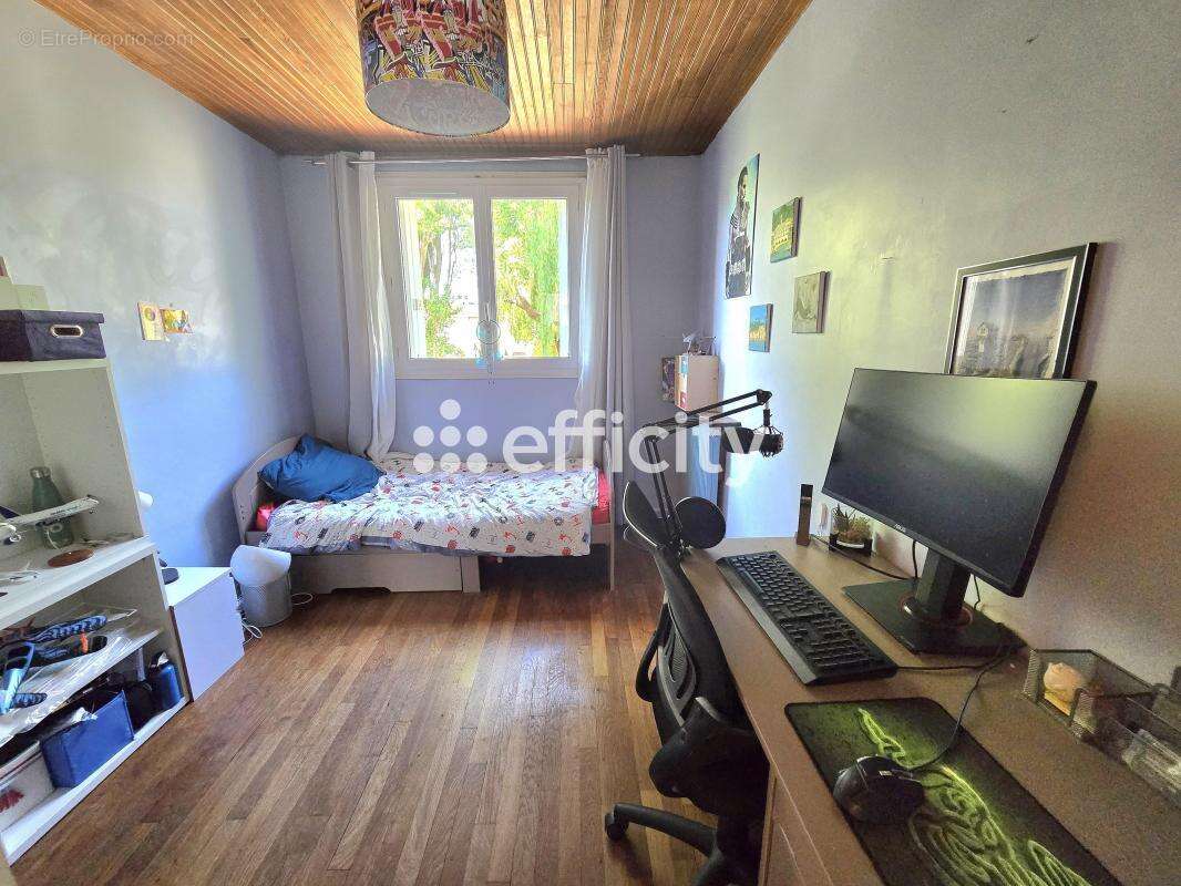 Maison à LA QUEUE-EN-BRIE