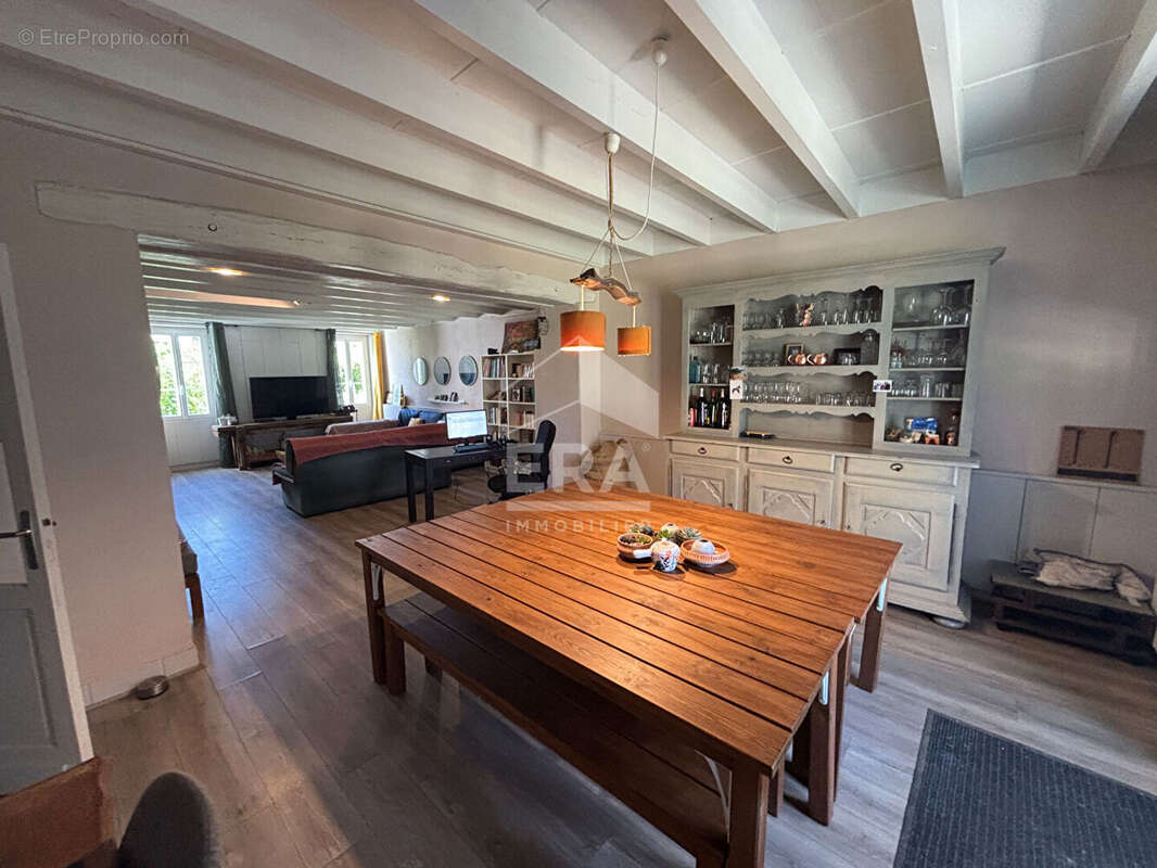 Maison à SAINT-CIERS-SUR-GIRONDE