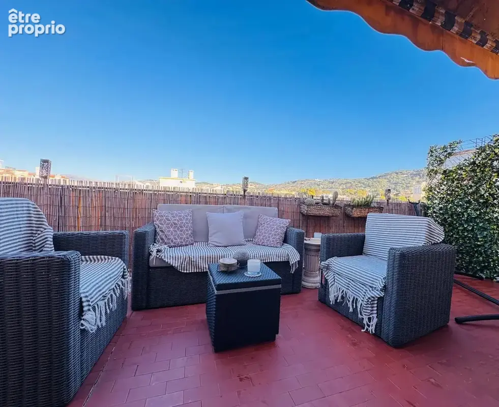 T2 de 34 m² avec grande terrasse de 23 m² au dernier étage avec ascenseur - photo 2