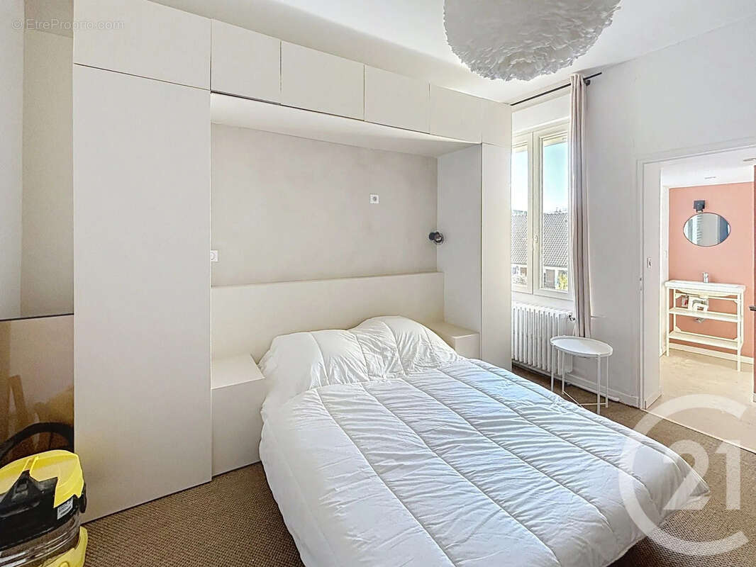 Maison 197 m² à Magenta  - photo 12