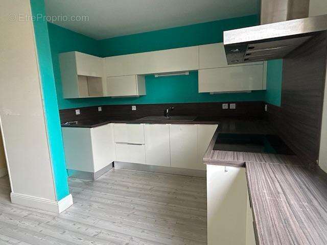   - Appartement à LYON-7E