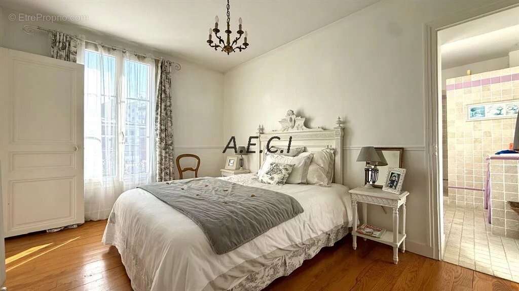 Maison à ASNIERES-SUR-SEINE