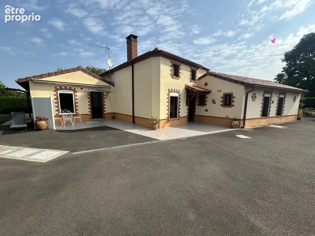 Maison 6 pièces 158 m² à vendre à Nuaille (49340) - photo 1